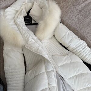 Noize Women's Ivory Puffer Jacket with Faux Fur